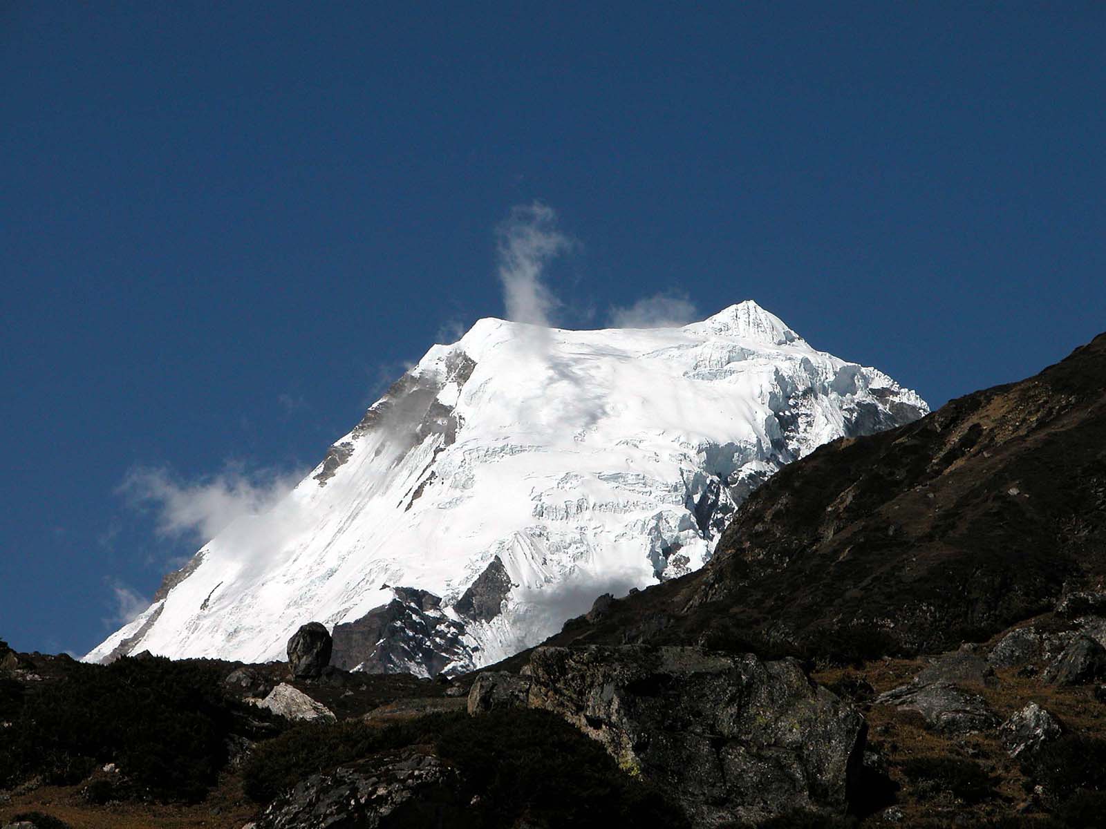 Makalu Base Camp & Sherpini Col Trek